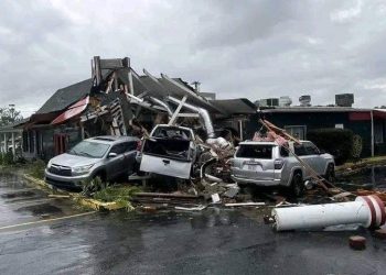 AL MENOS 91 MUERTOS Y MILLONES SIN ELECTRICIDAD TRAS EL PASO DEL HURACÁN HELENE EN EE. UU.