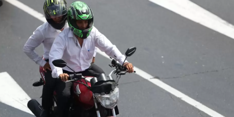 Municipalidad de Independencia – Lima aprueba prohibir que dos pasajeros viajen en moto lineal