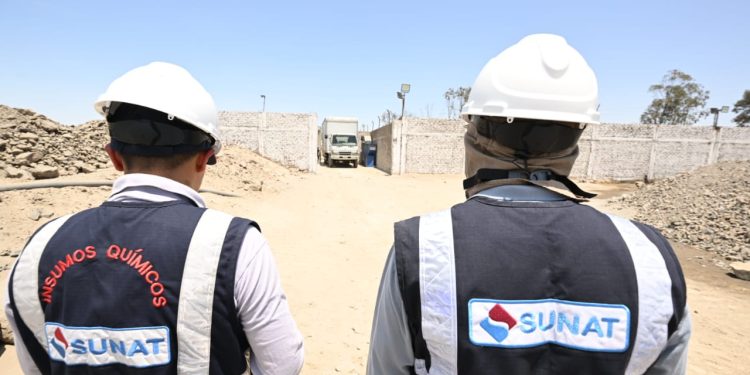 SUNAT INCAUTA 119 TONELADAS DE INSUMOS QUÍMICOS EN OPERATIVOS CONTRA LA MINERÍA ILEGAL EN NASCA