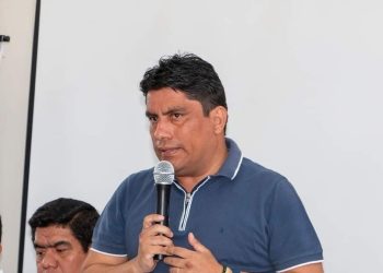 EL GOBERNADOR REGIONAL DE ICA SE MANIFIESTA ANTE CASO CARLOS ZEGARRA