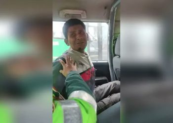 Ladrón se pone a llorar y suplica perdón tras ser detenido por asaltar a una pasajera