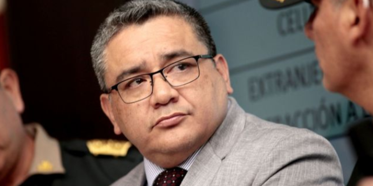 Internan de emergencia al ministro del Interior en Cusco