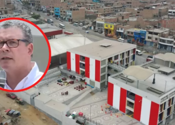 Ate: Lanzan huevos al vehículo del ministro Morgan Quero como muestra de rechazo al Gobierno