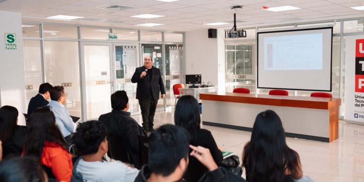 UTP Ica organiza conversatorio sobre innovación y transformación digital en las empresas de la región