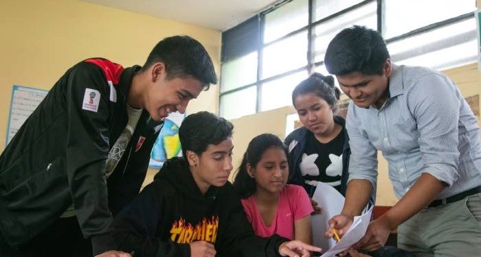 BECARIOS DEL PRONABEC CAPACITAN A POSTULANTES PARA BECA 18 – 2025