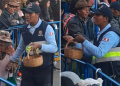 Sereno toca corazones al ayudar a abuelita en la venta de sus dulces en Puno