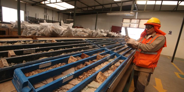 MINERÍA EN ICA: MOTOR DE 20 MIL EMPLEOS DIRECTOS, PERO PRODUCCIÓN E INVERSIONES RETROCEDEN