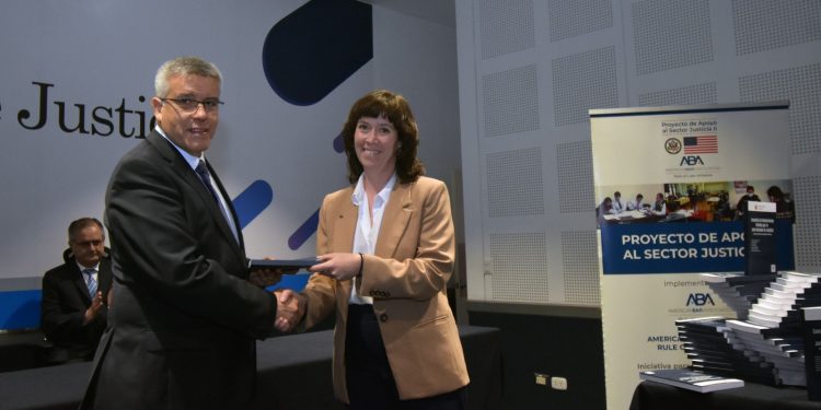 JNJ PRESENTA COMPENDIO DE RESOLUCIONES PARA FORTALECER LA TRANSPARENCIA Y EL ESTADO DE DERECHO