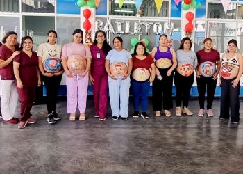 ESSALUD ICA REALIZÓ TALLER DE BAILE EN GESTANTES EN EL HOSPITAL FÉLIX TORREALVA GUTIÉRREZ.