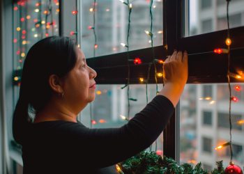 NAVIDAD SEGURA: ¿CÓMO INSTALAR LAS LUCES NAVIDEÑAS Y QUÉ CUIDADOS TENER?