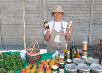 BAJOS PRECIOS EN FERIA DE LA CHACRA A LA OLLA