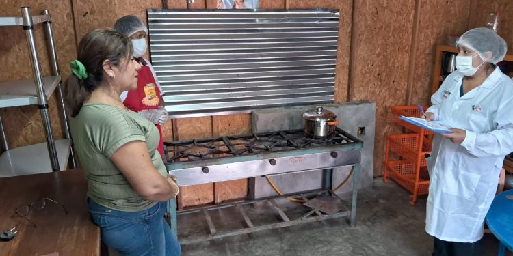 Wasi Mikuna: Monitores de gestión local verifican condiciones de las escuelas usuarias afectadas por las intensas lluvias en Ica