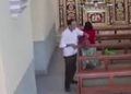 Hombre finge ser devoto, entra a iglesia y roba cartera a mujer que rezaba