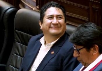 Vladimir Cerrón reaparece y no descarta candidatura presidencial para 2026