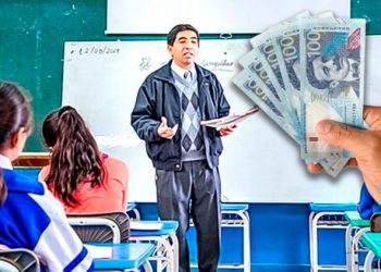 Gobierno anuncia aumento salarial de 400 soles para docentes