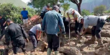 Hija, madre y abuela mueren sepultadas por caída de huaico