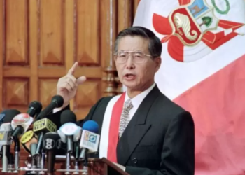 Aprueban restituir firma de Alberto Fujimori en Constitución de 1993