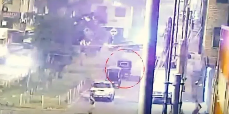 Delincuente que huía en un mototaxi murió al estrellarse con un poste en Ate