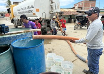 Distribuyen 31 mil metros cúbicos de agua potable en favor de poblaciones vulnerables de 10 regiones ante emergencias
