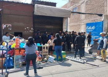 ASÍ SE VIVIÓ EL DESALOJO DE ESSALUD EL DÍA DE AYER