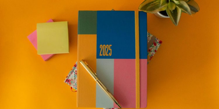 FERIADOS Y DÍAS NO LABORABLES EN ABRIL