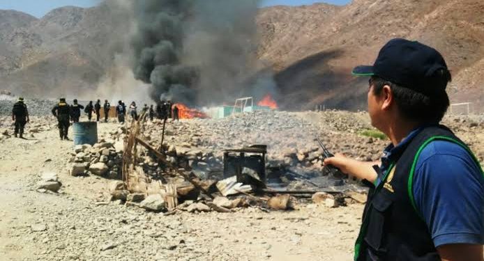 Reservas peruanas en peligro: Minería ilegal invade áreas naturales protegidas