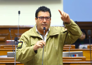 Congresista Edwin Martínez pide a “nuestros asesinos» que maten a los extorsionadores ante ola de sicariato