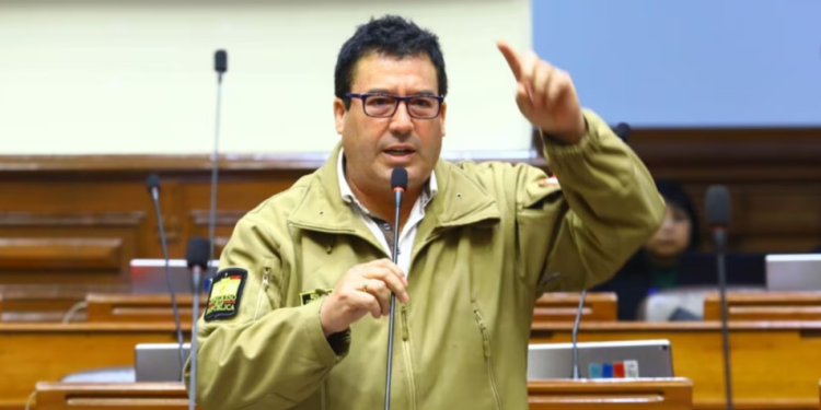 Congresista Edwin Martínez pide a “nuestros asesinos» que maten a los extorsionadores ante ola de sicariato