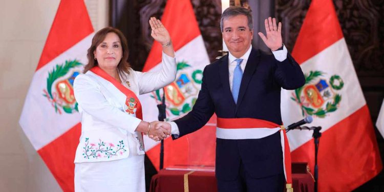 MINISTRO DE TRANSPORTES DEFIENDE PROPUESTA DE DINA BOLUARTE SOBRE FRANJA INFORMATIVA OBLIGATORIA