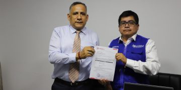 Hospital Félix Torrealva Gutiérrez de Ica recibe moderno equipo de rayos X inalámbrico
