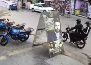 Delincuentes atacan pollería con explosivo a plena luz del día