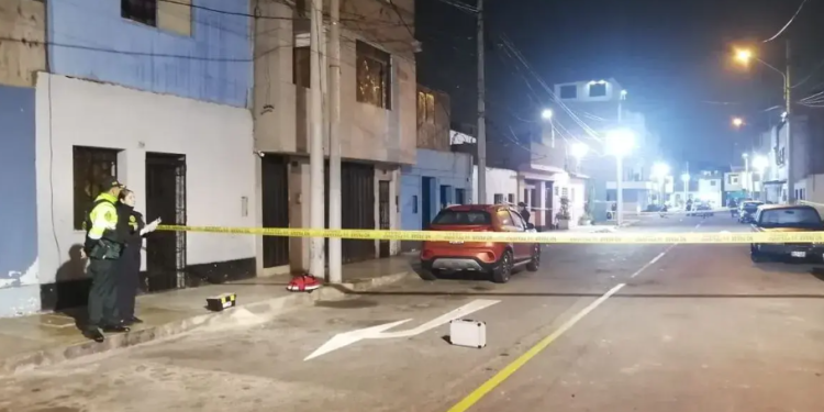 Sicarios disparan 19 veces contra pareja en el Callao: madre de familia murió
