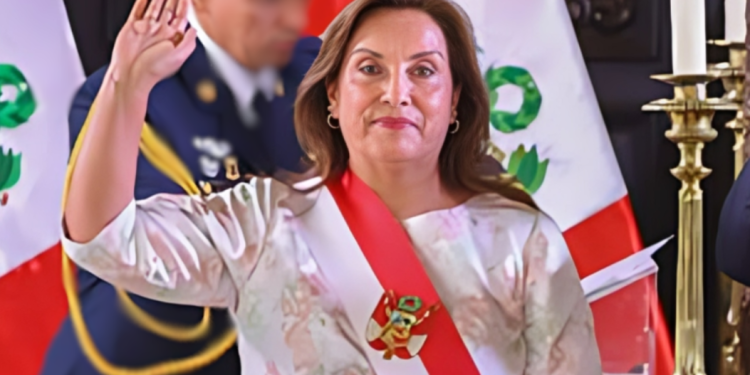 Dina Boluarte es “la más odiada del mundo”, según medios franceses