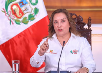 Dina Boluarte: «Me la han hecho difícil desde que asumí la Presidencia y no me he rendido»