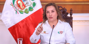 Dina Boluarte: «Me la han hecho difícil desde que asumí la Presidencia y no me he rendido»