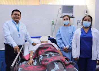 Médicos del Hospital Félix Torrealva Gutiérrez disuelven coágulo sanguíneo y salvan a paciente de daño neurológico