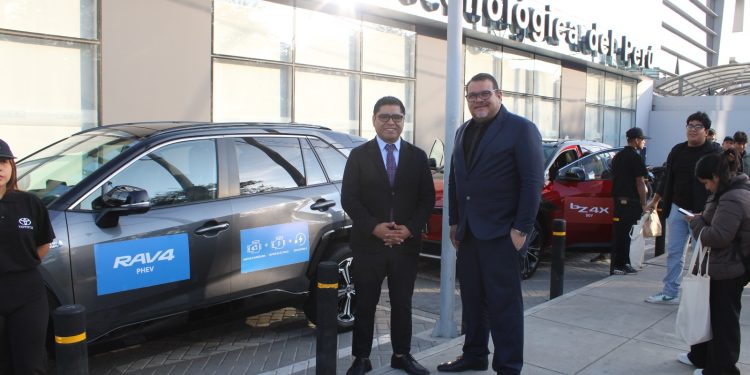 UTP Ica y Toyota del Perú impulsan la movilidad sostenible con innovador evento tecnológico