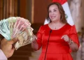 Denuncian penalmente a Dina Boluarte y su gabinete por aumento de sueldo presidencial
