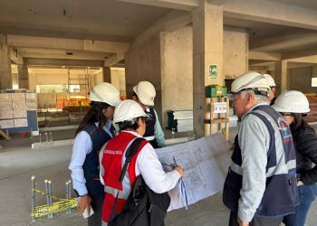 Contraloría advierte retrasos y ausencia de personal en obra del Hospital de Palpa