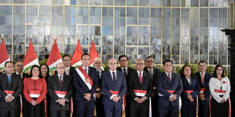 The New York Times lanza fuerte advertencia: En Perú la democracia está muriendo sin dictador