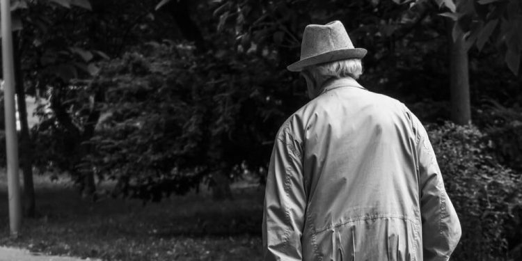 Hombre de 80 años mata a su propio hijo en su casa