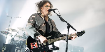 Melodías Sombrías: El Adiós a Perry Bamonte y el Eco de un Crimen en Lima