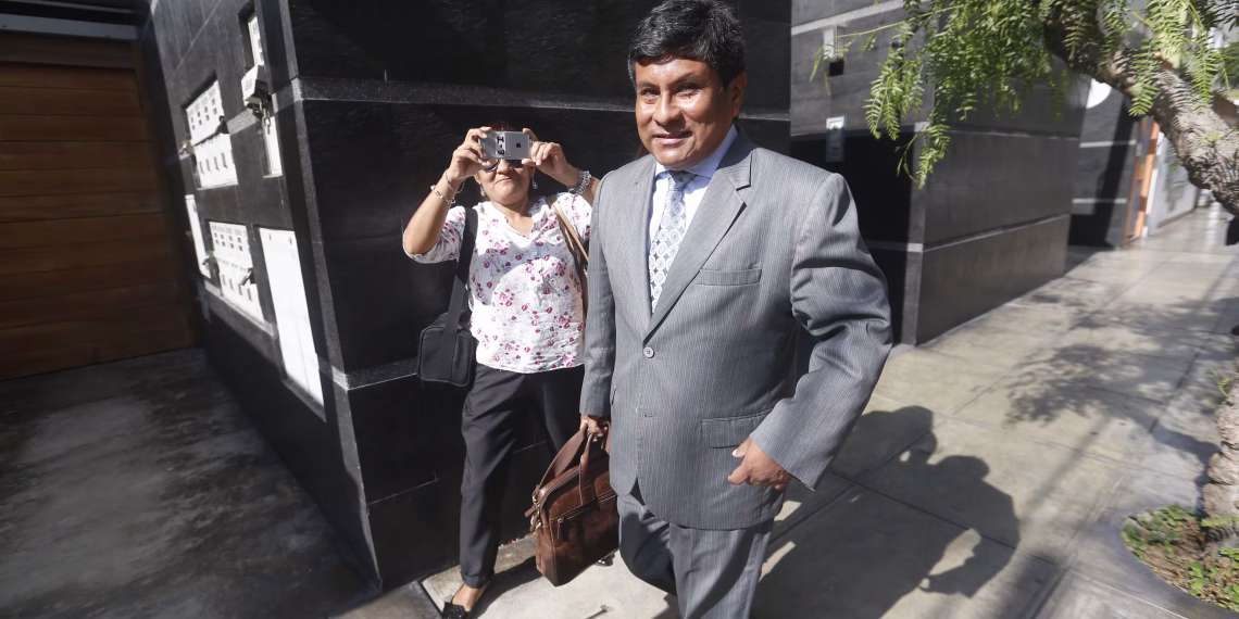 Estrategia legal y ética: Iván Paredes responde a Magaly Medina tras asumir defensa de Yahaira Plasencia y Marisol