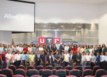 UTP Ica reunió a directivos de colegios para abordar el impacto de la inteligencia artificial en la gestión escolar