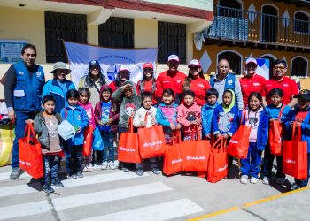 Caja Ica lleva abrigo y esperanza a Laramarca con la segunda jornada de su voluntariado «manos que suman»