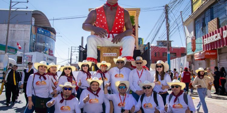 Caja Ica participó en el Corso de la Amistad por los 486 años de Arequipa