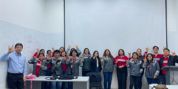 Caja Ica fortalece la atención inclusiva con capacitación en lengua de señas