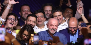 Las cinco claves de la victoria de Lula da Silva sobre Flávio Bolsonaro en las elecciones de Brasil