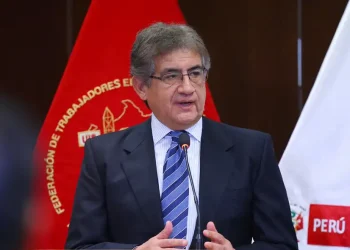 Feriado por visita del papa León XIV: ministro de Trabajo espera pronunciamiento del Vaticano antes de anunciarlo