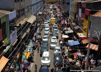 Brasil aprueba reducir la semana laboral de seis a cinco días